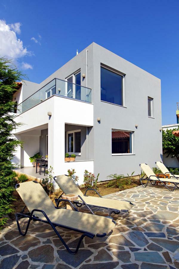 Irida Guesthouse By The Pool Plakiás Exterior foto